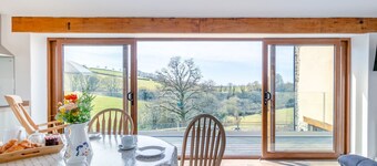 East Mill Barn - Three Bedroom House, Sleeps 6
