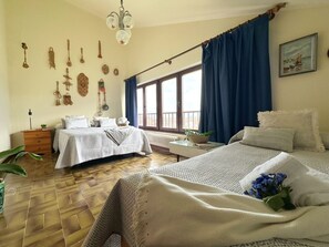 4 bedrooms, iron/ironing board, bed sheets