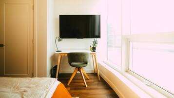 2 bedrooms, desk, travel crib, free WiFi