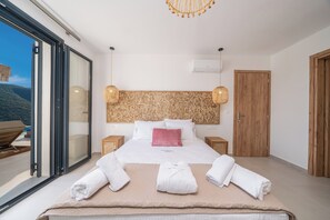 3 bedrooms, in-room safe, desk, iron/ironing board - Ionian Infinity Villa (Agia Effimia)