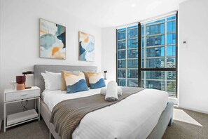 10 habitaciones, tabla de planchar con plancha, wifi y ropa de cama 