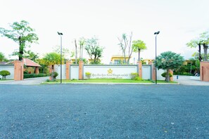 Front of property - LML Kampot Relax House (Kampot)