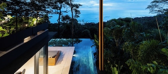 Villa Nalani Luxurious 6-bdr villa with 25 meter lap pool & amazing ocean view