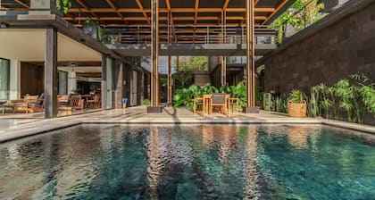 Elu-Architectural Masterpiece Amazing Ocean Views and Walk trail to the Beach