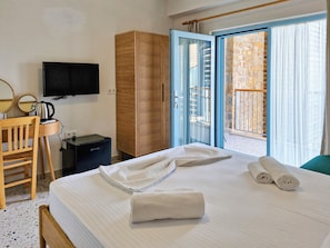 Double Room, Courtyard View | Free WiFi