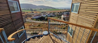 เฟงการี อาดา เอวี