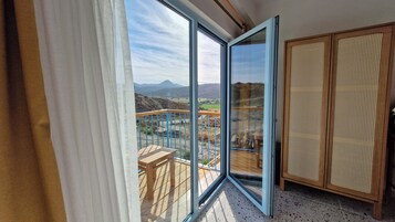 Double Room, Balcony, Courtyard View | Free WiFi