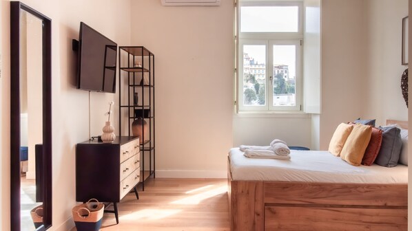 Bügeleisen/Bügelbrett, kostenloses WLAN, Bettwäsche