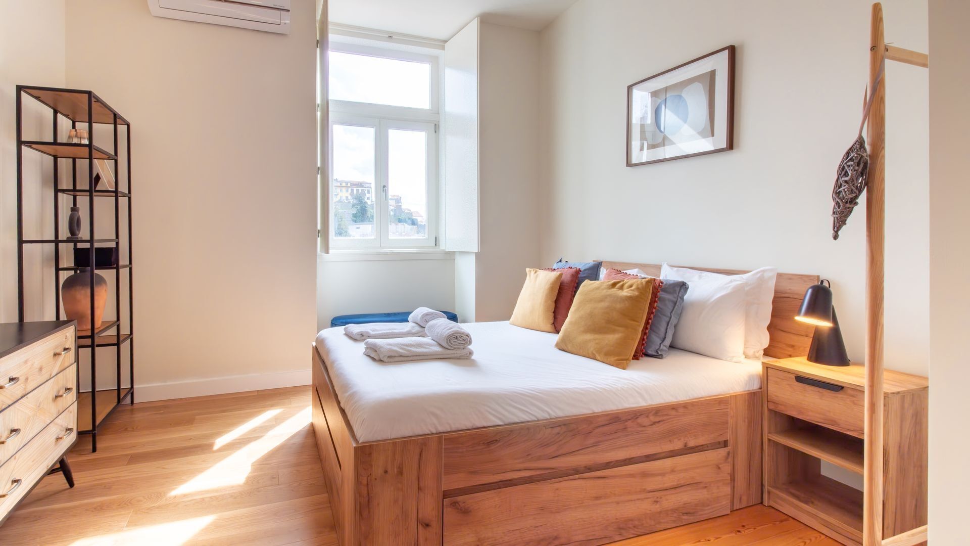 Strykejern/-brett, wi-fi (inkludert) og sengetøy