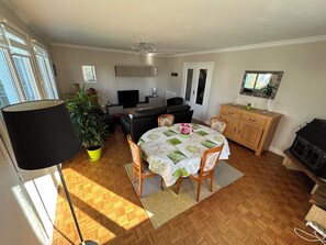 Dining - Ideally located in the heart of Crozon in a quiet area (Crozon)