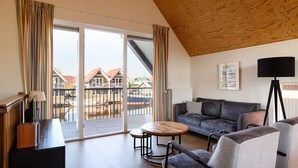 Bungalow (Havenwoning 4) | Living room - Summio Havenresort Terherne (Terherne)