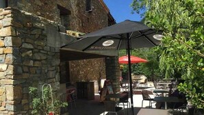Outdoor dining - Chalet 4 étoiles - Piscine  - ccbacfi (Rosans)