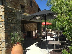 Outdoor dining - Chalet 4 étoiles - Piscine - ccbacfi (Rosans)