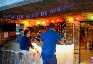 Bar (on property) - Camping 4 étoiles - Piscine  - ccbacg0 (Rosans)