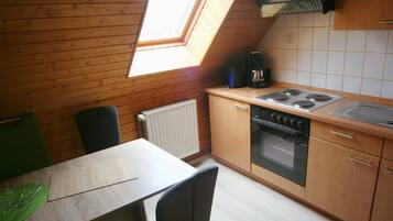 Fridge, microwave, coffee/tea maker, toaster