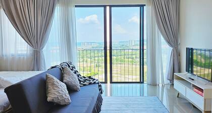 Minimalist studio with swimming pool fitness room, WiFi in superb Setia Alam
