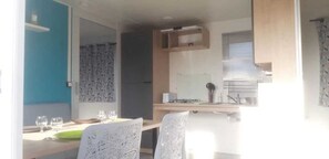 Fridge, microwave, stovetop