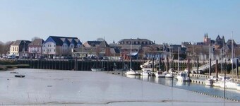 ZEcamping 3 étoiles familial piscine chauffée locatif TV BBQ 32m2