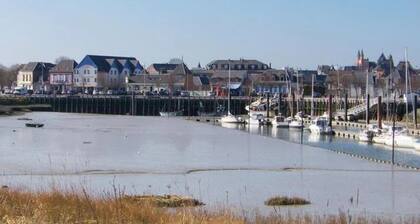 ZEcamping 3 étoiles familial piscine chauffée locatif TV BBQ 32m2