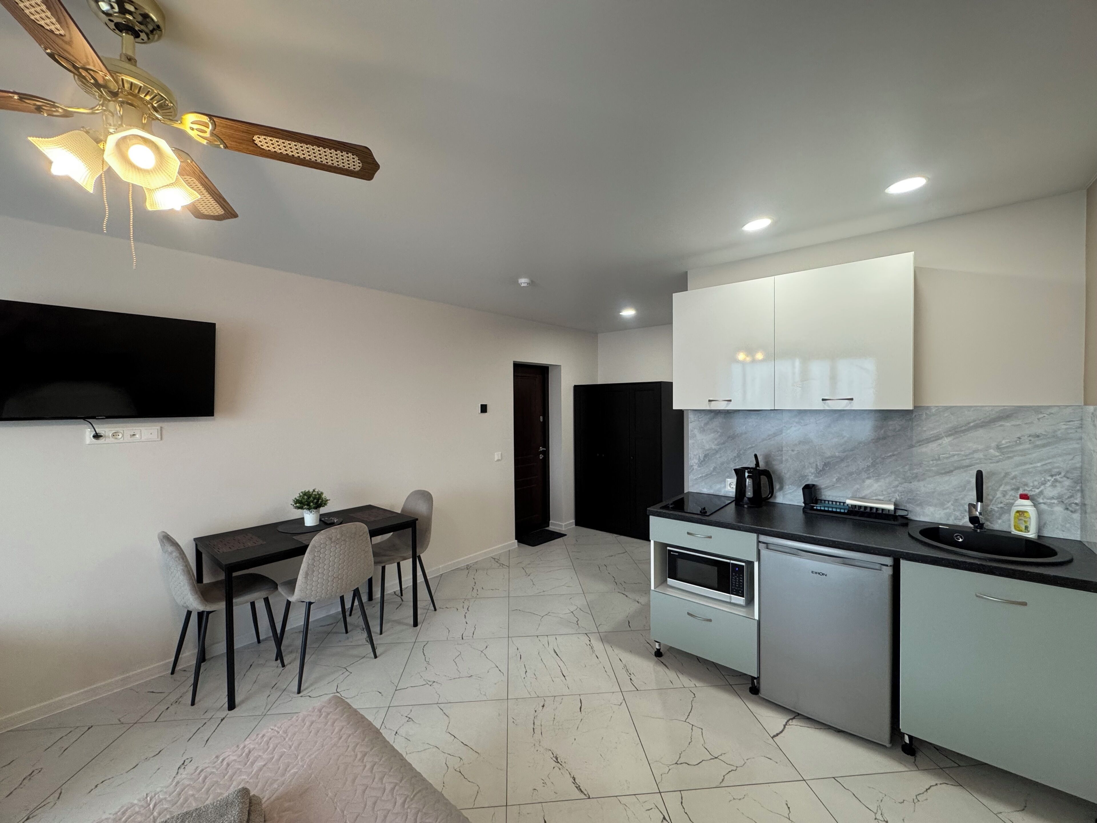Room, 1 Bedroom, Smoking | Interior