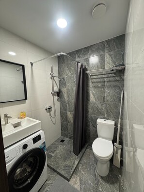 Room, 1 Bedroom, Smoking | Bathroom
