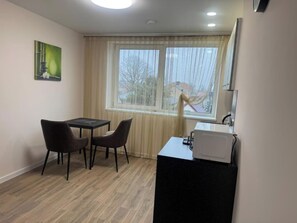 Zimmer, 1 Schlafzimmer, Raucher | Speisen