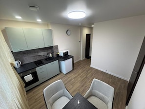 Room, 1 Bedroom, Smoking | Dining
