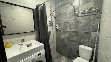 Room, 1 Bedroom, Smoking | Bathroom