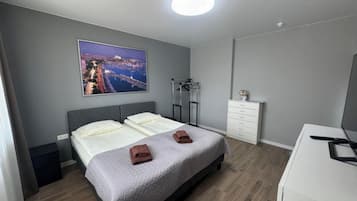 Room, 1 Bedroom, Smoking, Balcony | 1 bedroom