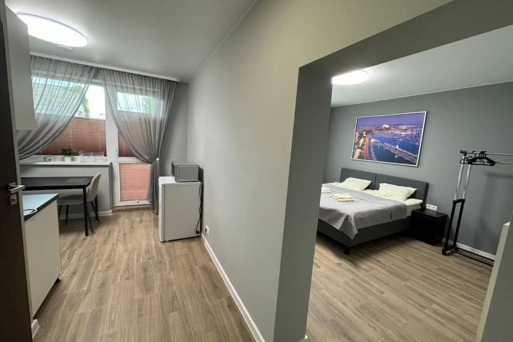 Room-1 Numeris Apartamentai su Balkonu