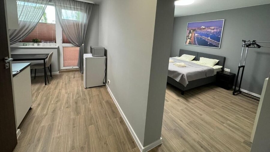 Room-1 Numeris Apartamentai su Balkonu