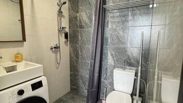 Room, 1 Bedroom, Smoking | Bathroom
