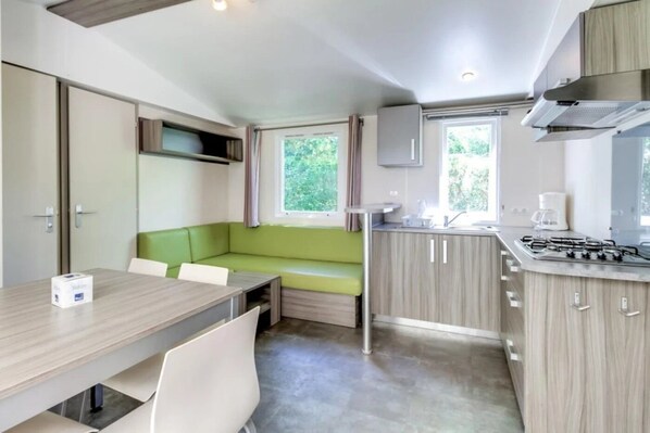 Fridge, microwave, stovetop