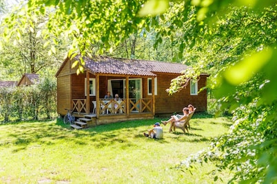 ZEcamping 4* familial piscine dog friendly locatif TV BBQ 35m2 7 pers