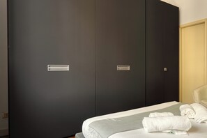 Standard Apartment | 2 bedrooms, iron/ironing board, free WiFi, bed sheets