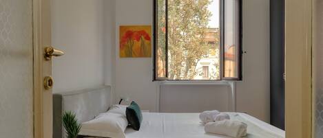 Standard-Apartment | 2 Schlafzimmer, Bügeleisen/Bügelbrett, kostenloses WLAN, Bettwäsche