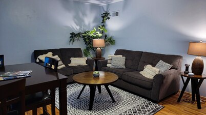 North Main Manor - Walking Distance to the Fair