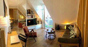 TV, DVD player, livros