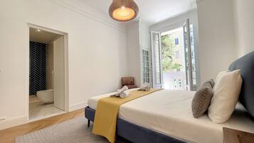 2 bedrooms, iron/ironing board, WiFi