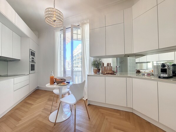 Fridge, microwave, oven, dishwasher