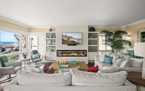 Smart TV, fireplace