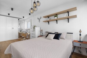 1 bedroom, iron/ironing board, bed sheets - Solec Apartment, Powiśle, Free Parking, 45 m2 (Warszawa)