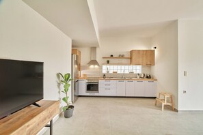 Private kitchen - Friday Collection (Vamvakopoulo)