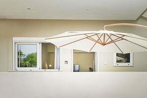 Exterior - Friday Collection (Vamvakopoulo)