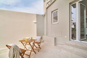 Classic Apartment | Terrace/patio