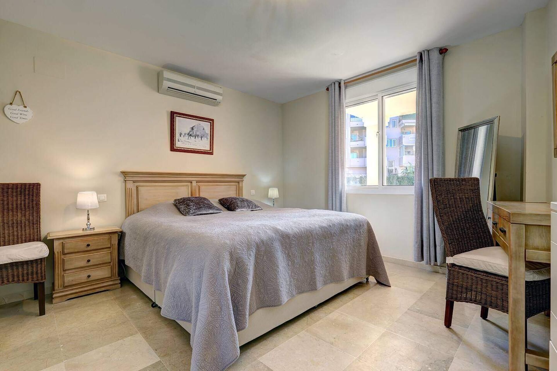 Apartment | 3 bedrooms, iron/ironing board, free WiFi, bed sheets