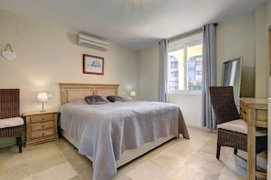Apartment | 3 bedrooms, iron/ironing board, free WiFi, bed sheets - 3bed-6guests-parking-golf-pools-seaview (Manilva)