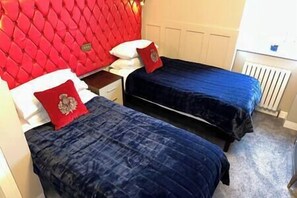 2 bedrooms, travel cot, WiFi