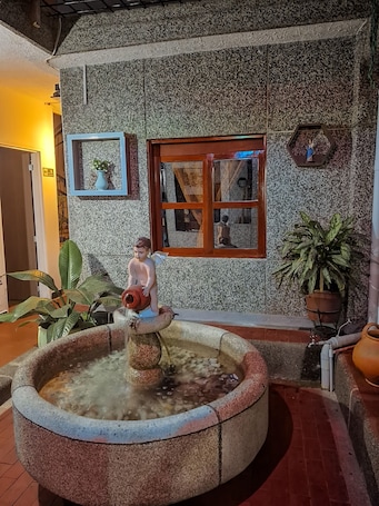 Interior. casa hostal ave maria san antonio cali