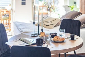 Estudio (0 Bedroom) | Comedor
